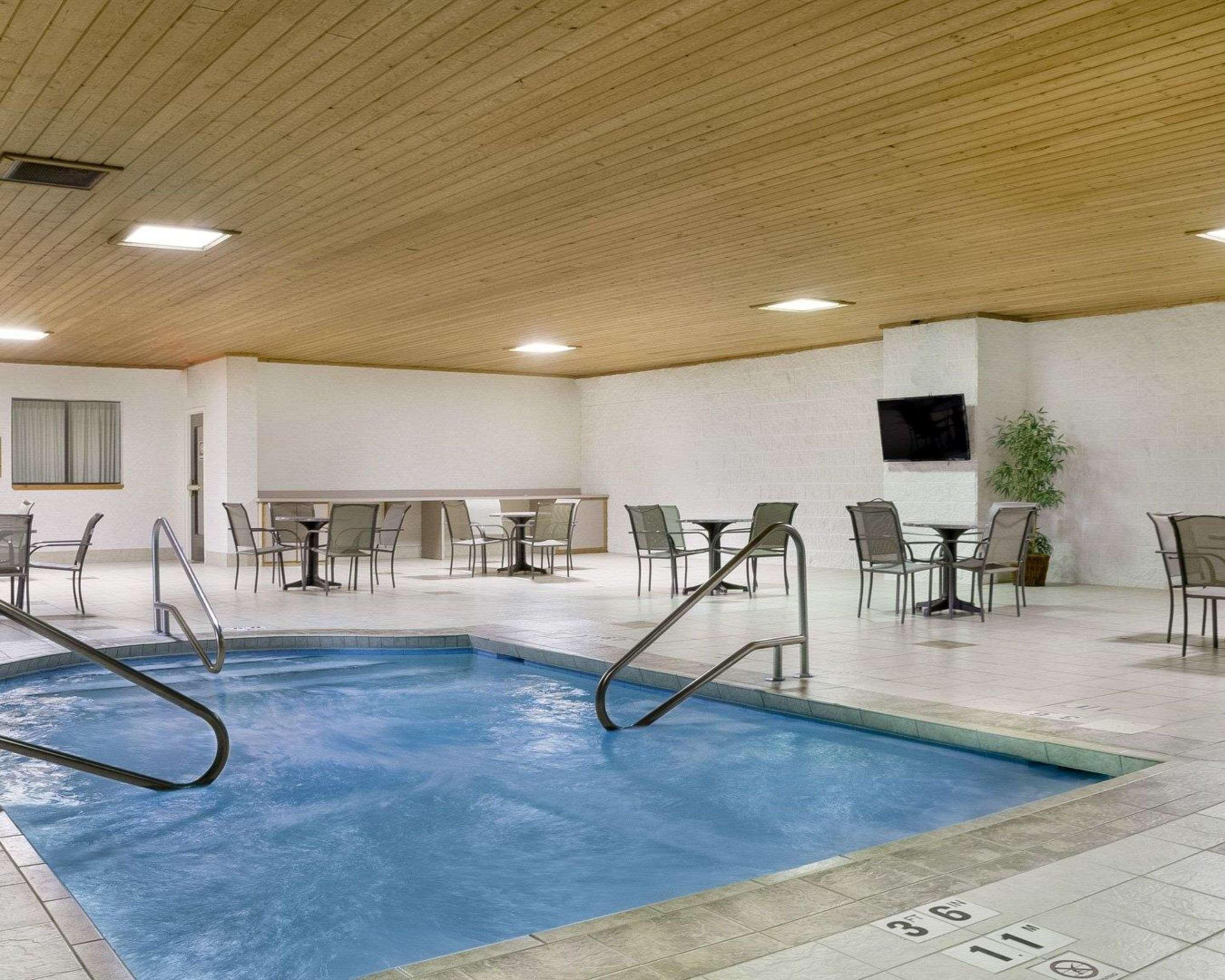 Quality Inn Bismarck I-94 Exteriör bild