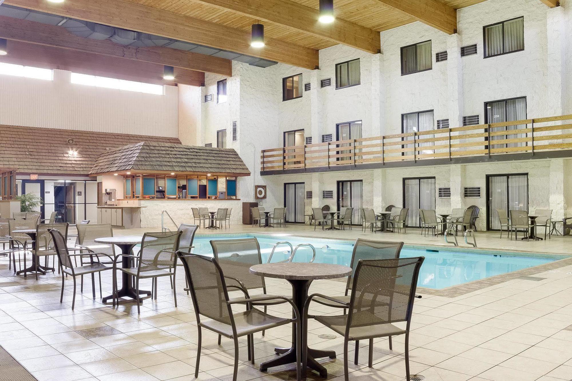 Quality Inn Bismarck I-94 Exteriör bild