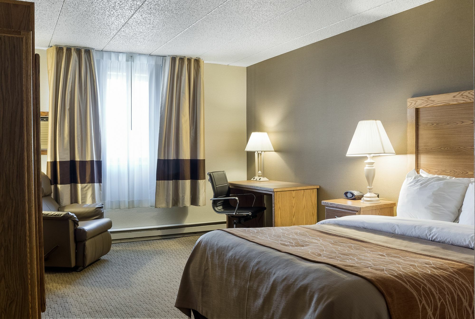 Quality Inn Bismarck I-94 Exteriör bild